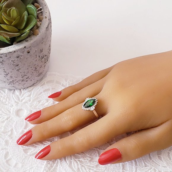 💟❤️NEW! Sterling Silver 925 Green & White CZ Ring Size 7 - Picture 4 of 12